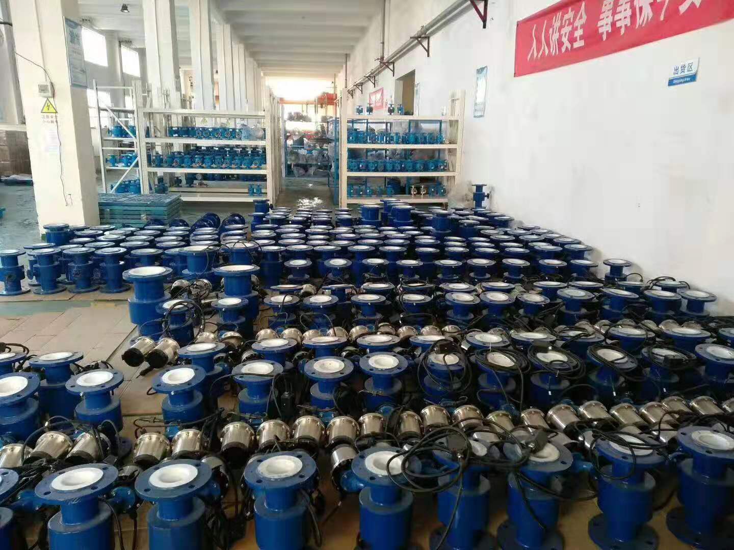 437台电池供电电磁流量计即将发货